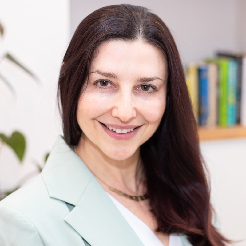 Portrait of Dr Marina Lomberg, R&D & Innovation Commercialisation Advisor at PowerPledge